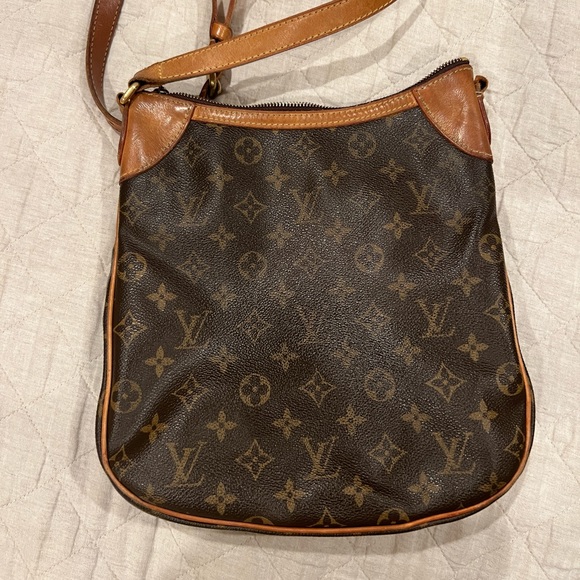 Louis Vuitton Odeon crossbody bag 100% authentic - Picture 3 of 11